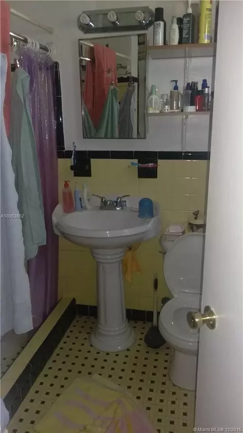 424 E 60th St, Hialeah, FL 33013 photo 16