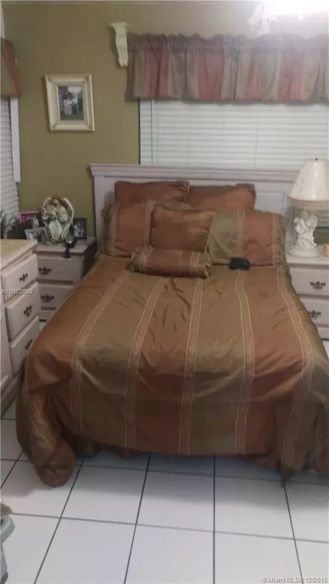 424 E 60th St, Hialeah, FL 33013 photo 4