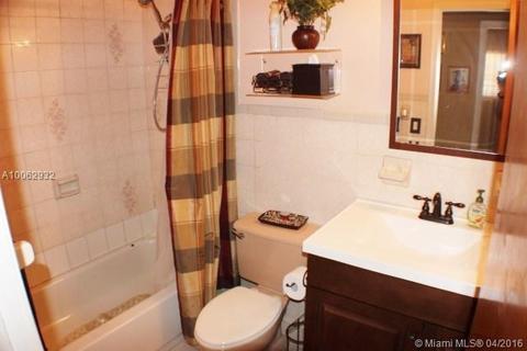 565 W 77th St, Hialeah, FL 33014 photo 11