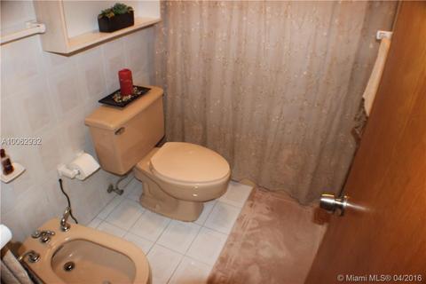 565 W 77th St, Hialeah, FL 33014 photo 17