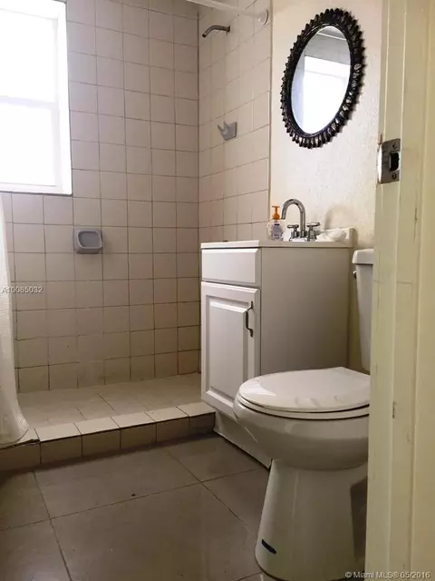 680 E 49th St, Hialeah, FL 33013 photo 12