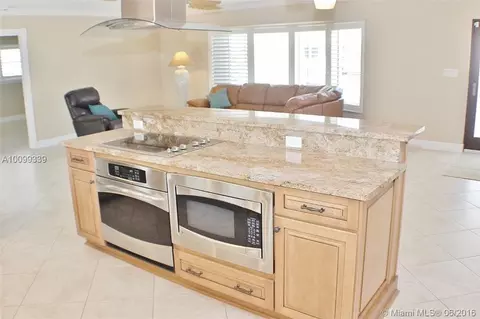 4010 NE 24th Ave, Lighthouse Point, FL 33064 photo 8