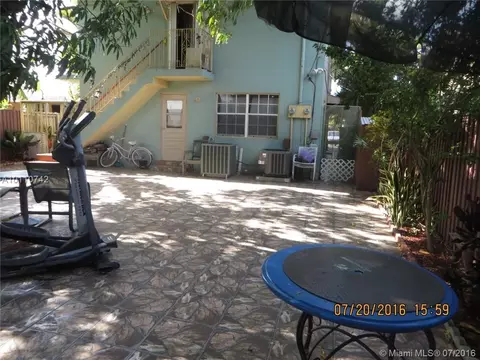474 E 13th St, Hialeah, FL 33010 photo 4
