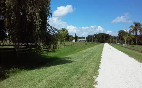 319 Meadow Ln, Other, FL 33857 photo 1
