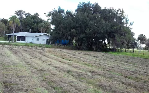 319 Meadow Ln, Other, FL 33857 photo 11