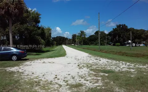 319 Meadow Ln, Other, FL 33857 photo 2