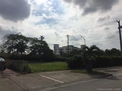502 E 27th St, Hialeah, FL 33013 photo 1