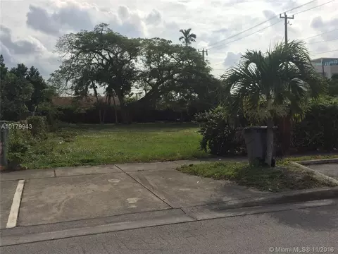 502 E 27th St, Hialeah, FL 33013 photo 2