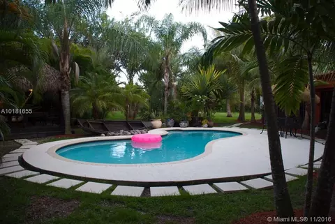 6830 SW 104 St, Coral Gables, FL 33156 photo 4