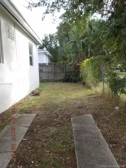 6331 NE 4th Ct, Miami, FL 33138 photo 3