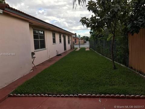 967 W 39th Pl, Hialeah, FL 33012 photo 3