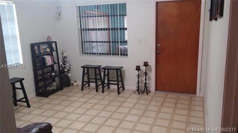 967 W 39th Pl, Hialeah, FL 33012 photo 5