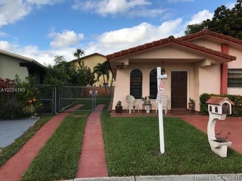 967 W 39th Pl, Hialeah, FL 33012 photo 2