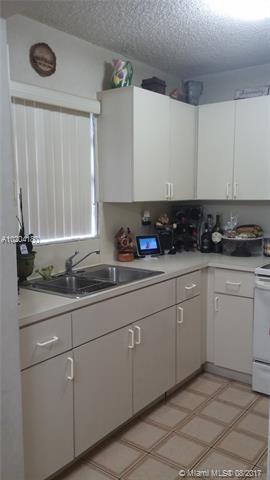 967 W 39th Pl, Hialeah, FL 33012 photo 7