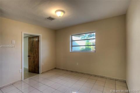 1229 W 76th St, Hialeah, FL 33014 photo 12