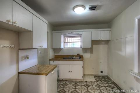 1229 W 76th St, Hialeah, FL 33014 photo 10