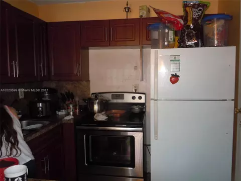 196 E 8th St, Hialeah, FL 33010 photo 8