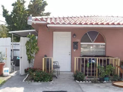 196 E 8th St, Hialeah, FL 33010 photo 2