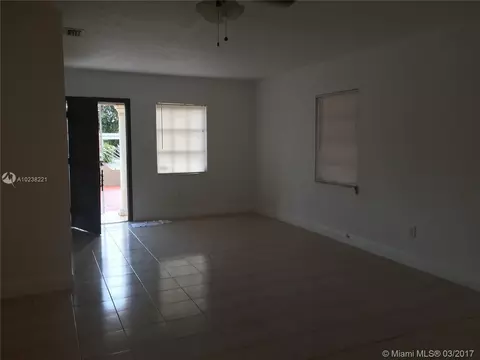 541 E 38th St, Hialeah, FL 33013 photo 8