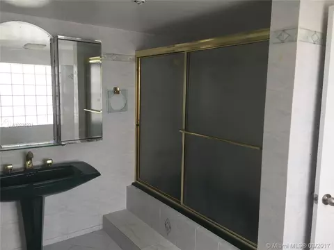 541 E 38th St, Hialeah, FL 33013 photo 26