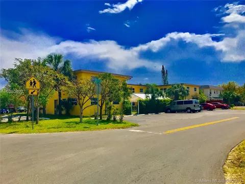 260 SW 8th St, Pompano Beach, FL 33060 photo 2