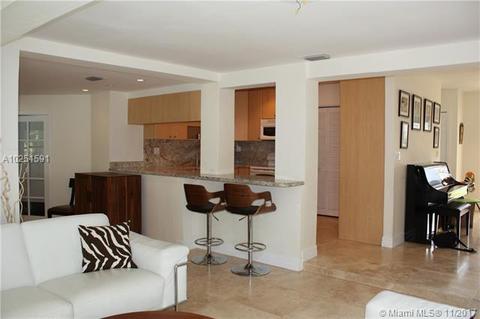 560 Warren Ln, Key Biscayne, FL 33149 photo 3