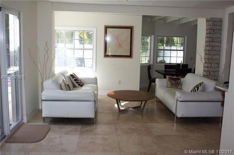 560 Warren Ln, Key Biscayne, FL 33149 photo 2