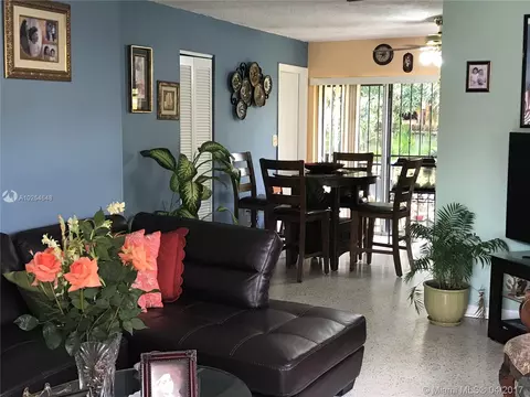 721 SE 8th St, Hialeah, FL 33010 photo 1