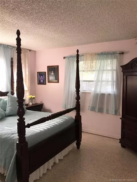 721 SE 8th St, Hialeah, FL 33010 photo 3