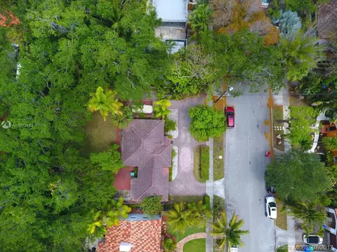 2215 Tequesta Ln, Miami, FL 33133 photo 3
