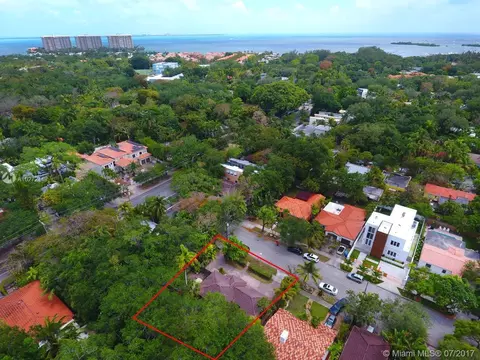 2215 Tequesta Ln, Miami, FL 33133 photo 2