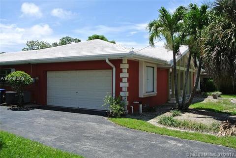 19701 E Saint Andrews Dr, Hialeah, FL 33015 photo 14