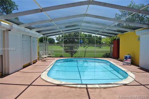 19701 E Saint Andrews Dr, Hialeah, FL 33015 photo 3