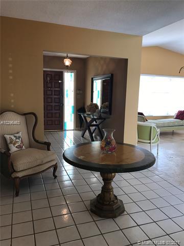 19701 E Saint Andrews Dr, Hialeah, FL 33015 photo 18