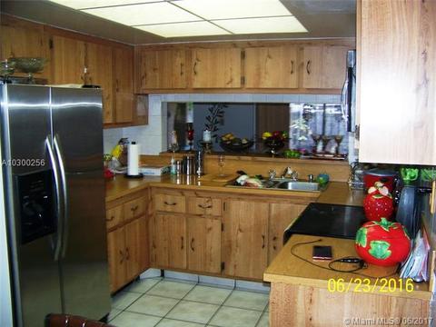 3845 W 10th Dr, Hialeah, FL 33012 photo 6