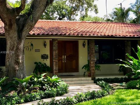 905 Hardee Rd, Coral Gables, FL 33146 photo 2