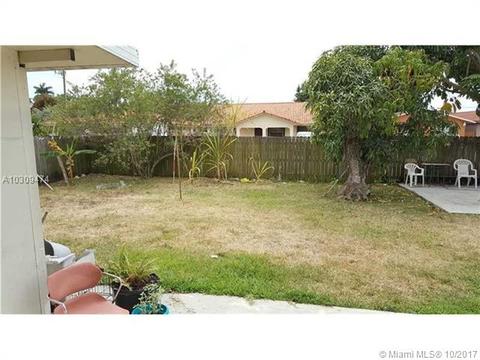 810 W 74th St, Hialeah, FL 33014 photo 2