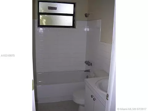 410 W 25 St, Hialeah, FL 33010 photo 2