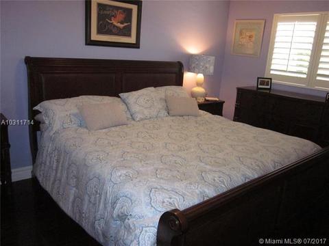 8230 Menteith Ter, Miami Lakes, FL 33016 photo 16