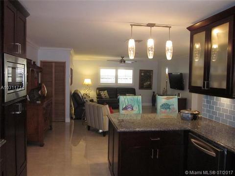 8230 Menteith Ter, Miami Lakes, FL 33016 photo 12