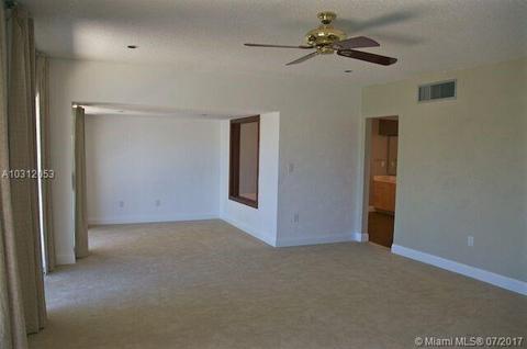 6375 Jack Rabbit Ln, Miami Lakes, FL 33014 photo 2
