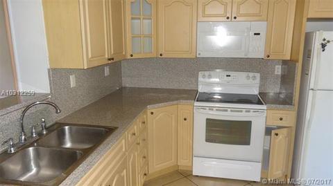 1725 W 65 St, Hialeah, FL 33012 photo 2