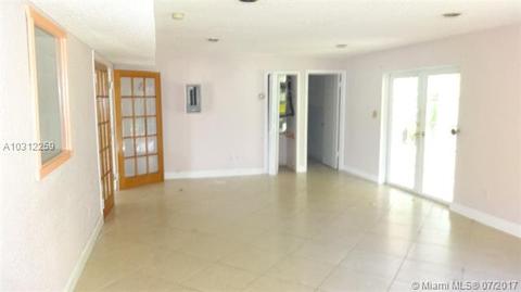 1725 W 65 St, Hialeah, FL 33012 photo 3