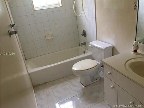 1725 W 65 St, Hialeah, FL 33012 photo 8