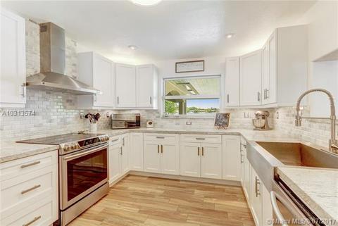 8190 W 16th Ave, Hialeah, FL 33014 photo 1