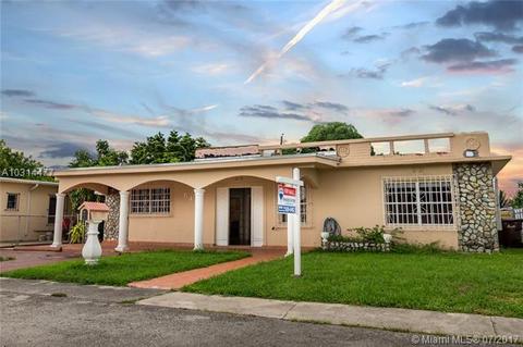641 E 14th Pl, Hialeah, FL 33010 photo 2