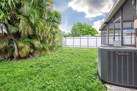 641 E 14th Pl, Hialeah, FL 33010 photo 14