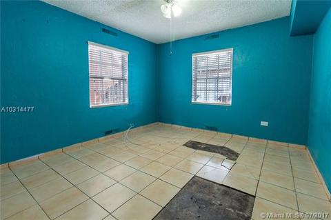641 E 14th Pl, Hialeah, FL 33010 photo 8