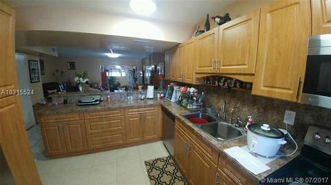 978 W 80th Pl, Hialeah, FL 33014 photo 1