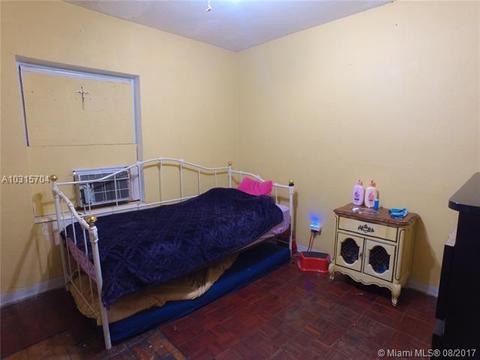 217 E 46th St, Hialeah, FL 33013 photo 22